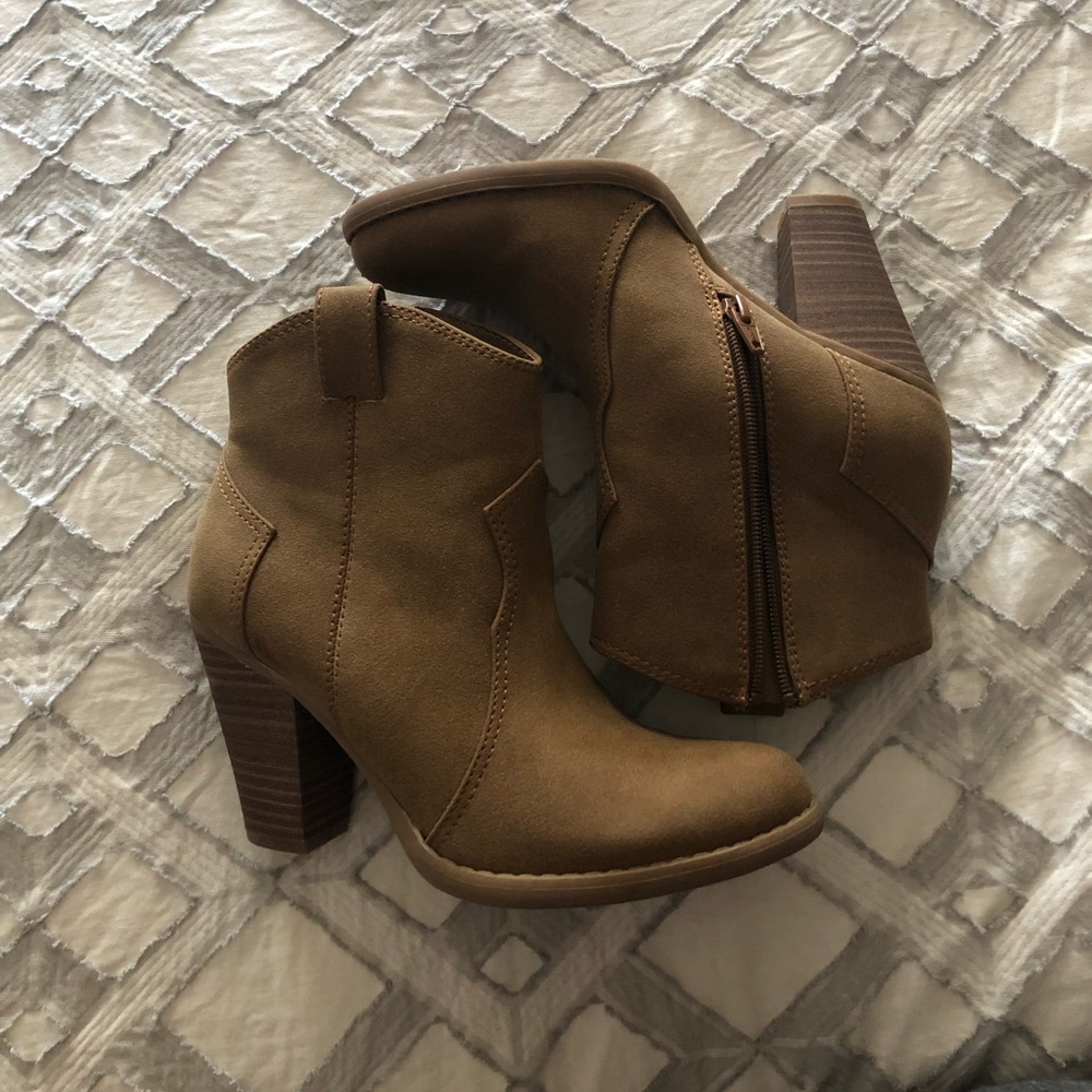 American Eagle Brown Booties